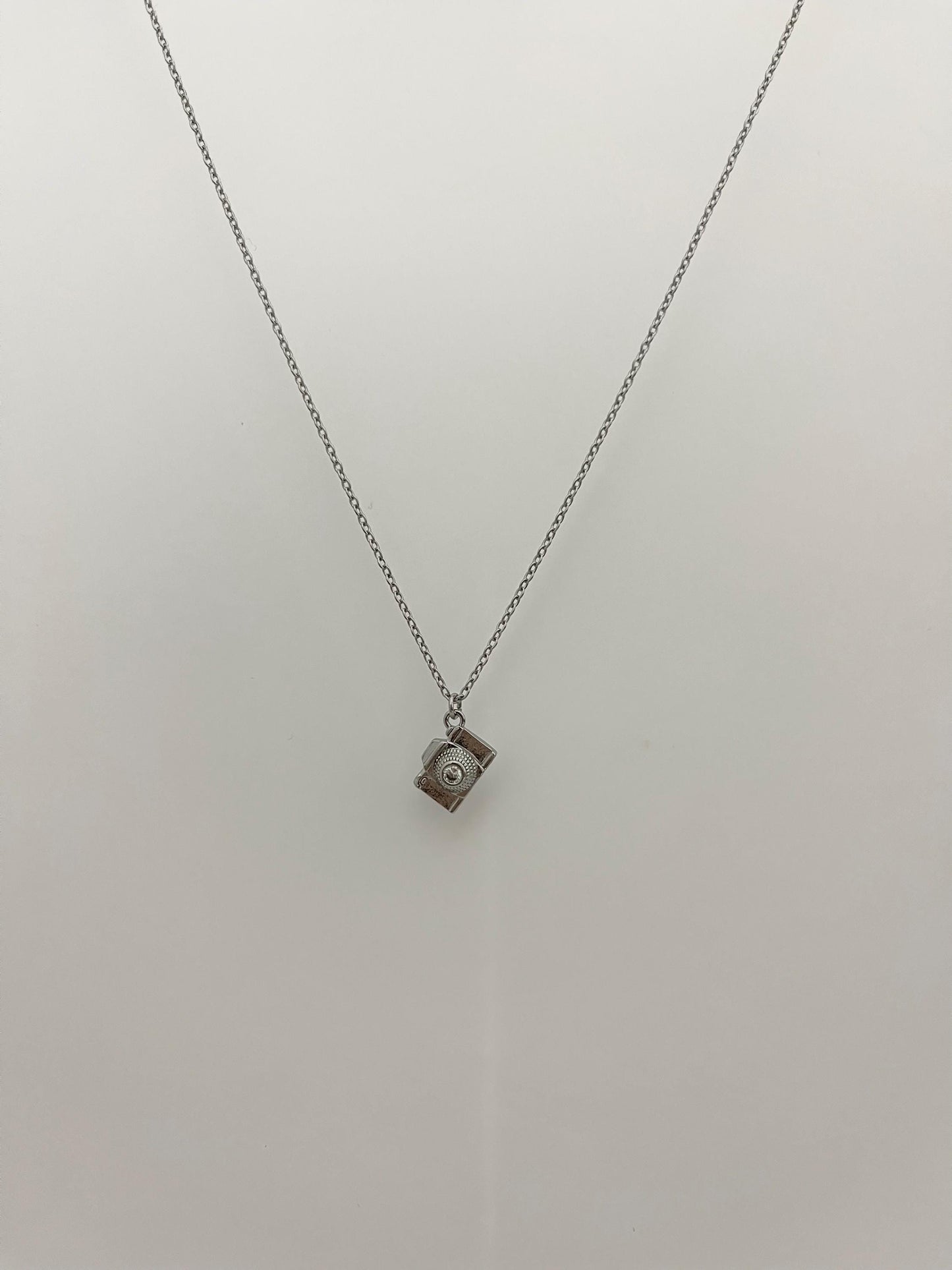 Silver Camera Pendant Necklace