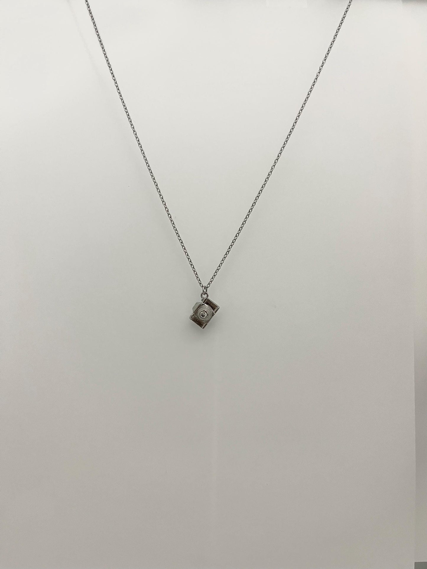 Silver Camera Pendant Necklace