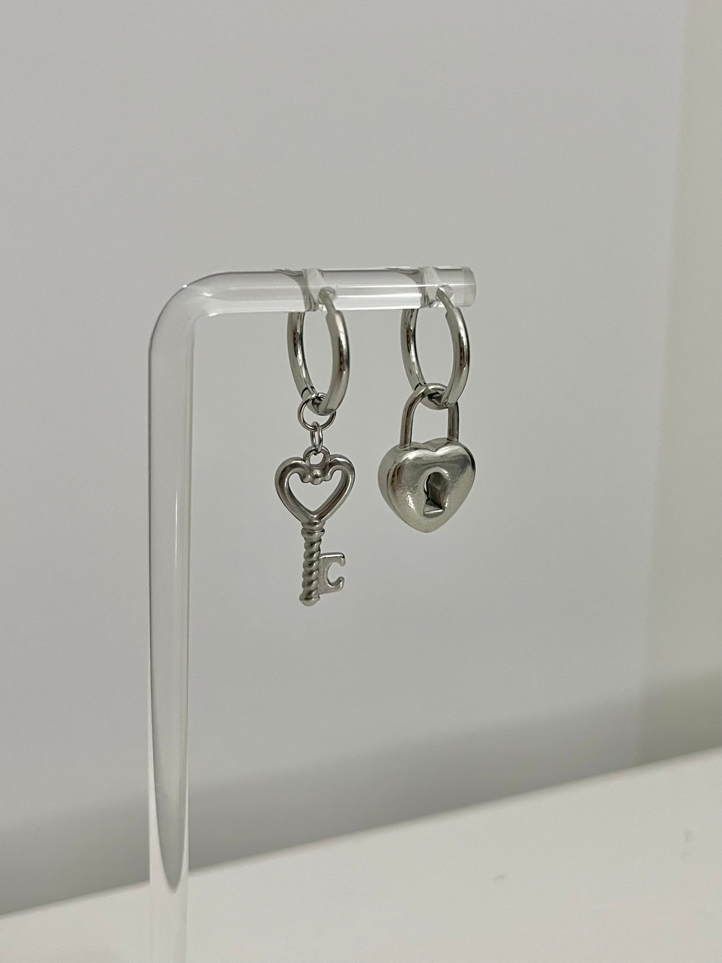 LOCK AND KEY HOOPS