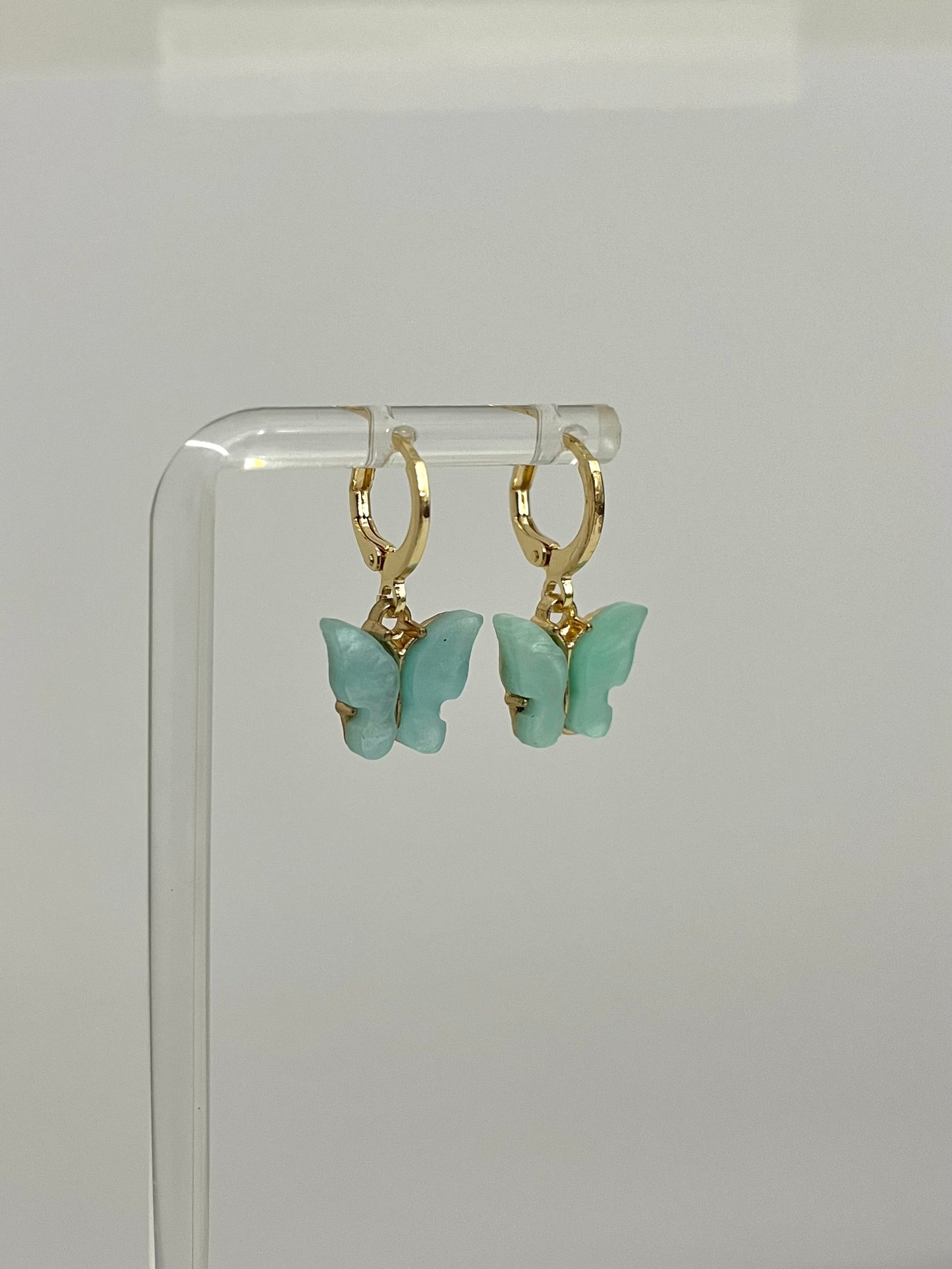 DAINTY BUTTERFLY EARRING