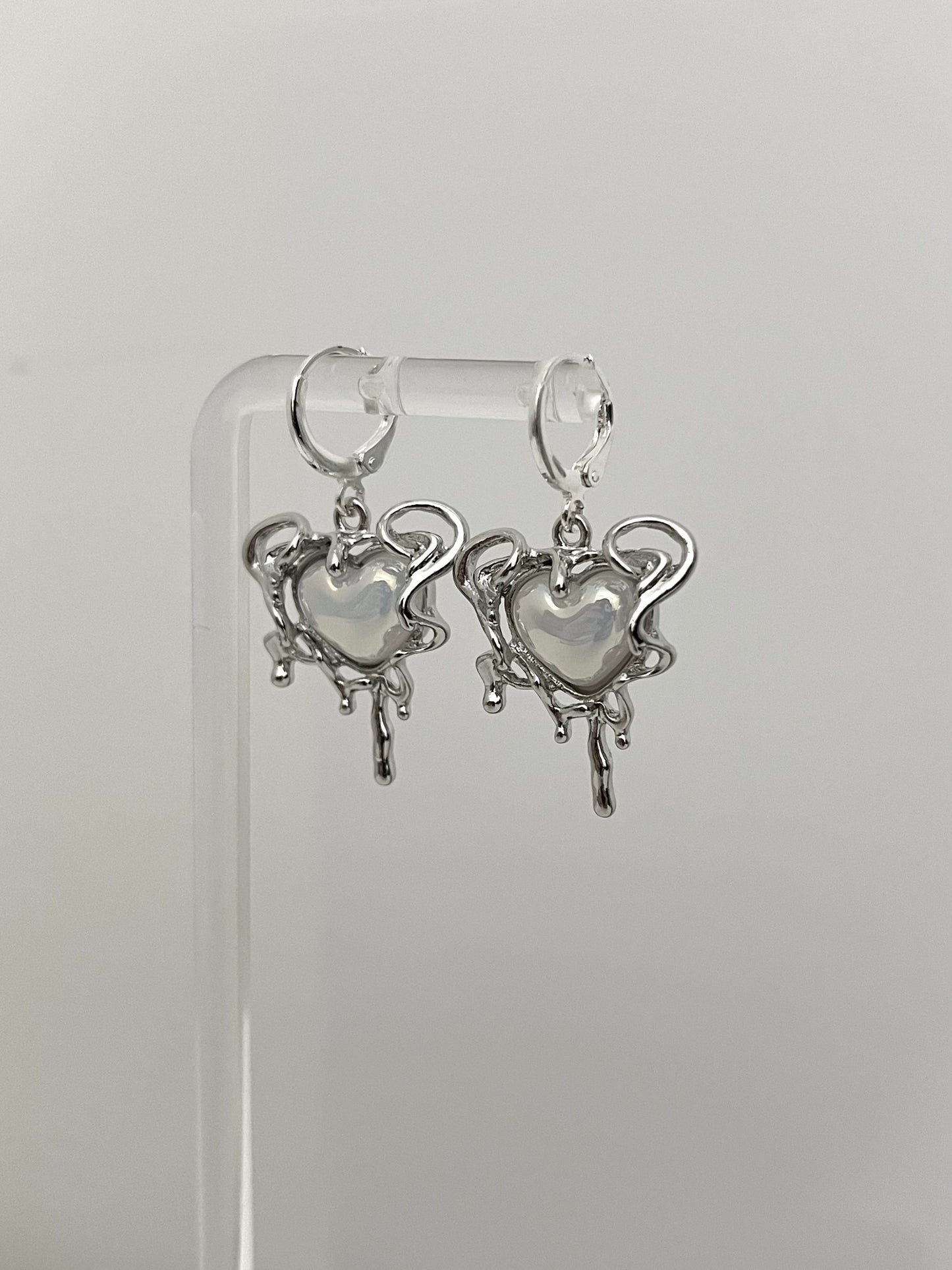 MELTED HEART EARRINGS