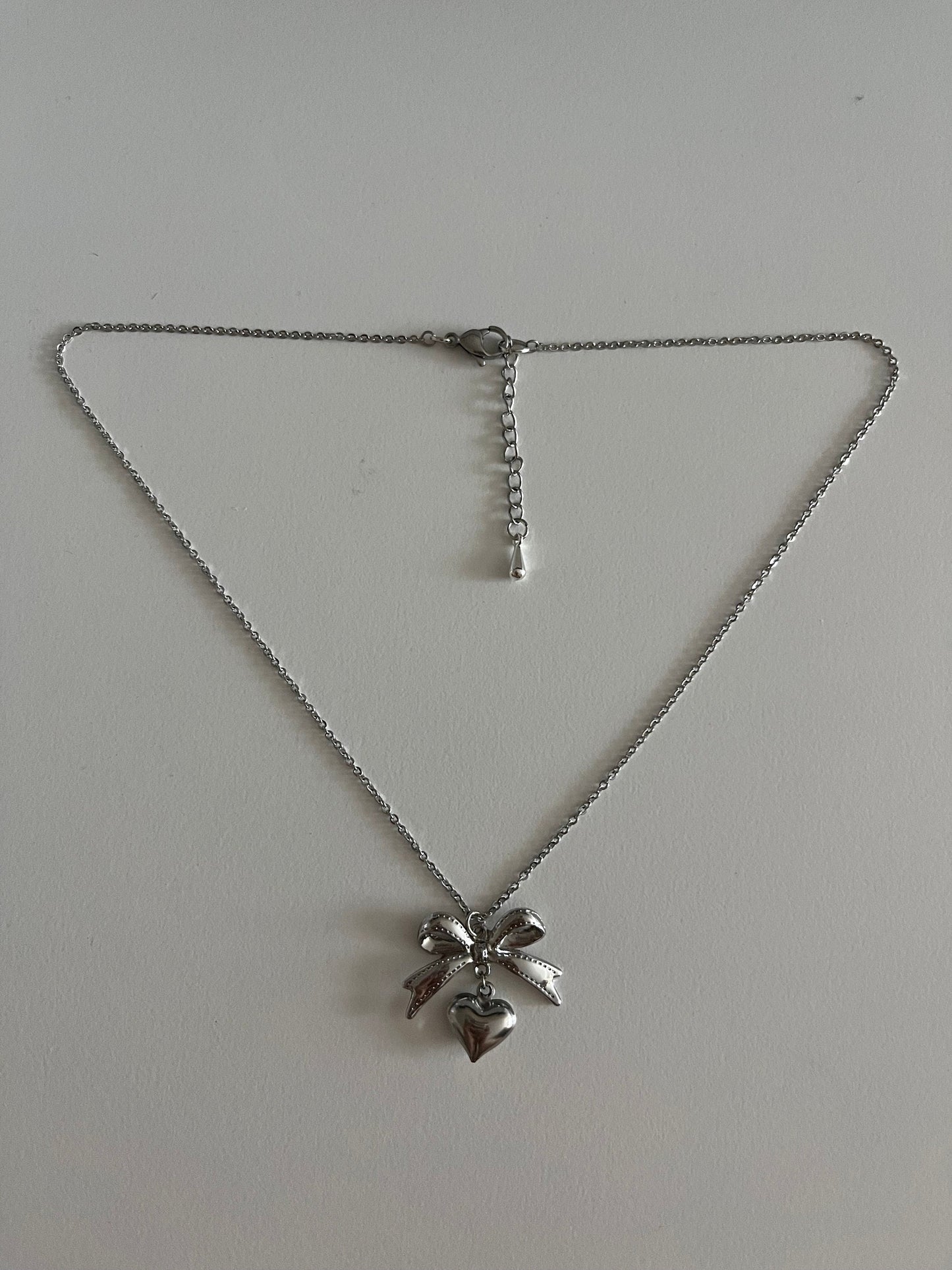 SILVER COQUETTE NECKLACE