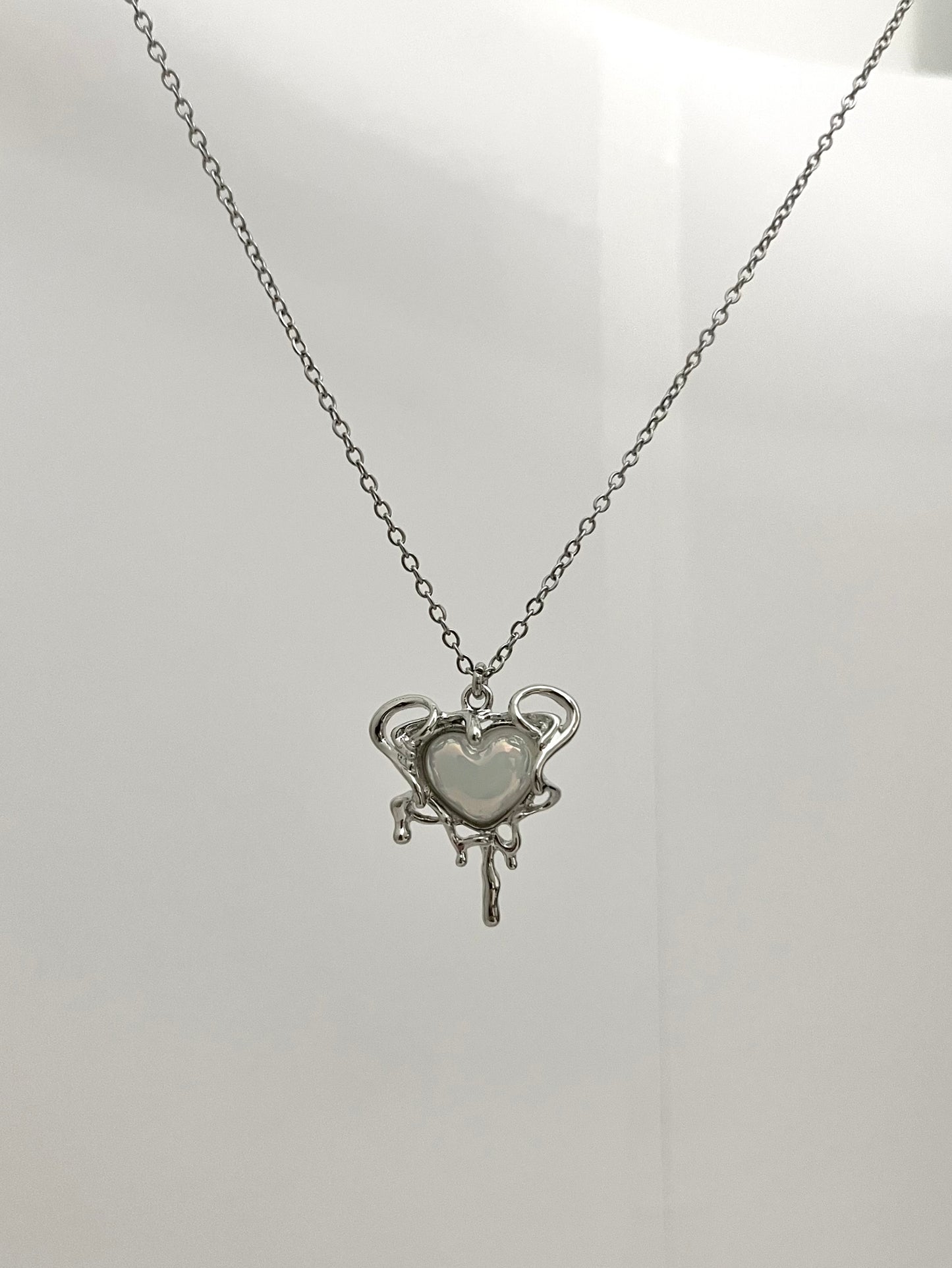 MELTED HEART NECKLACE