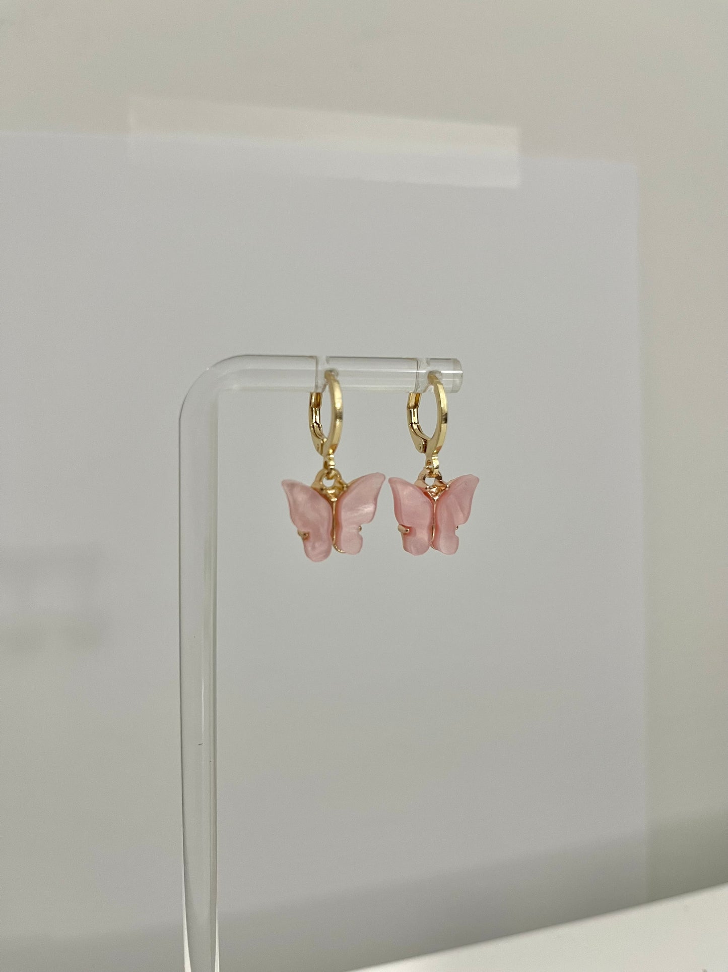 DAINTY BUTTERFLY EARRING