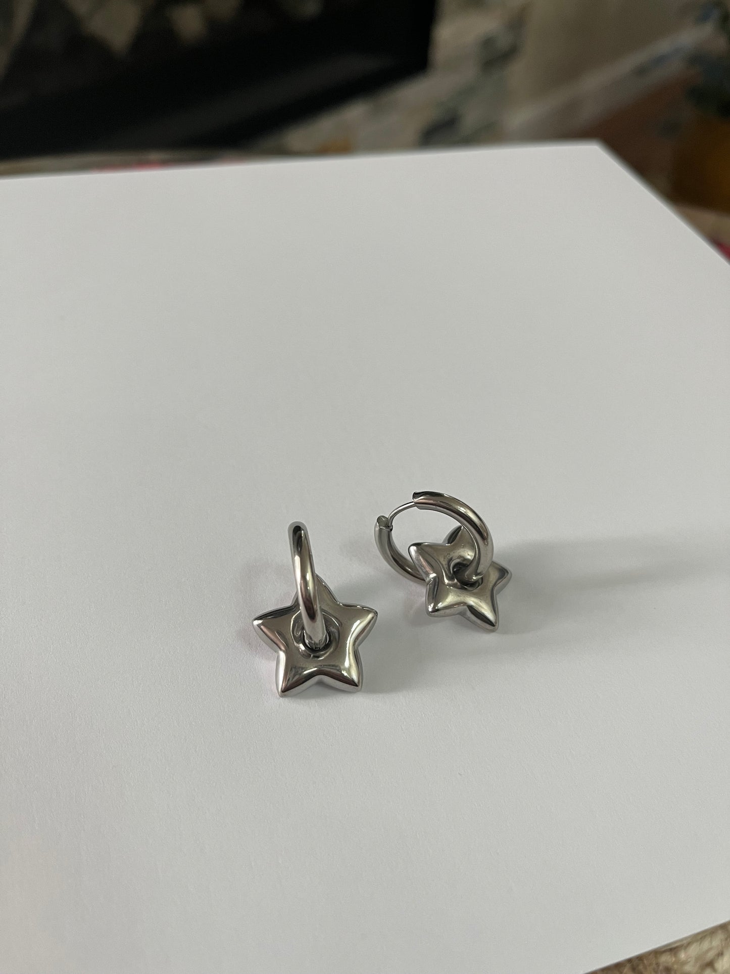 CHUNKY STAR HOOPS