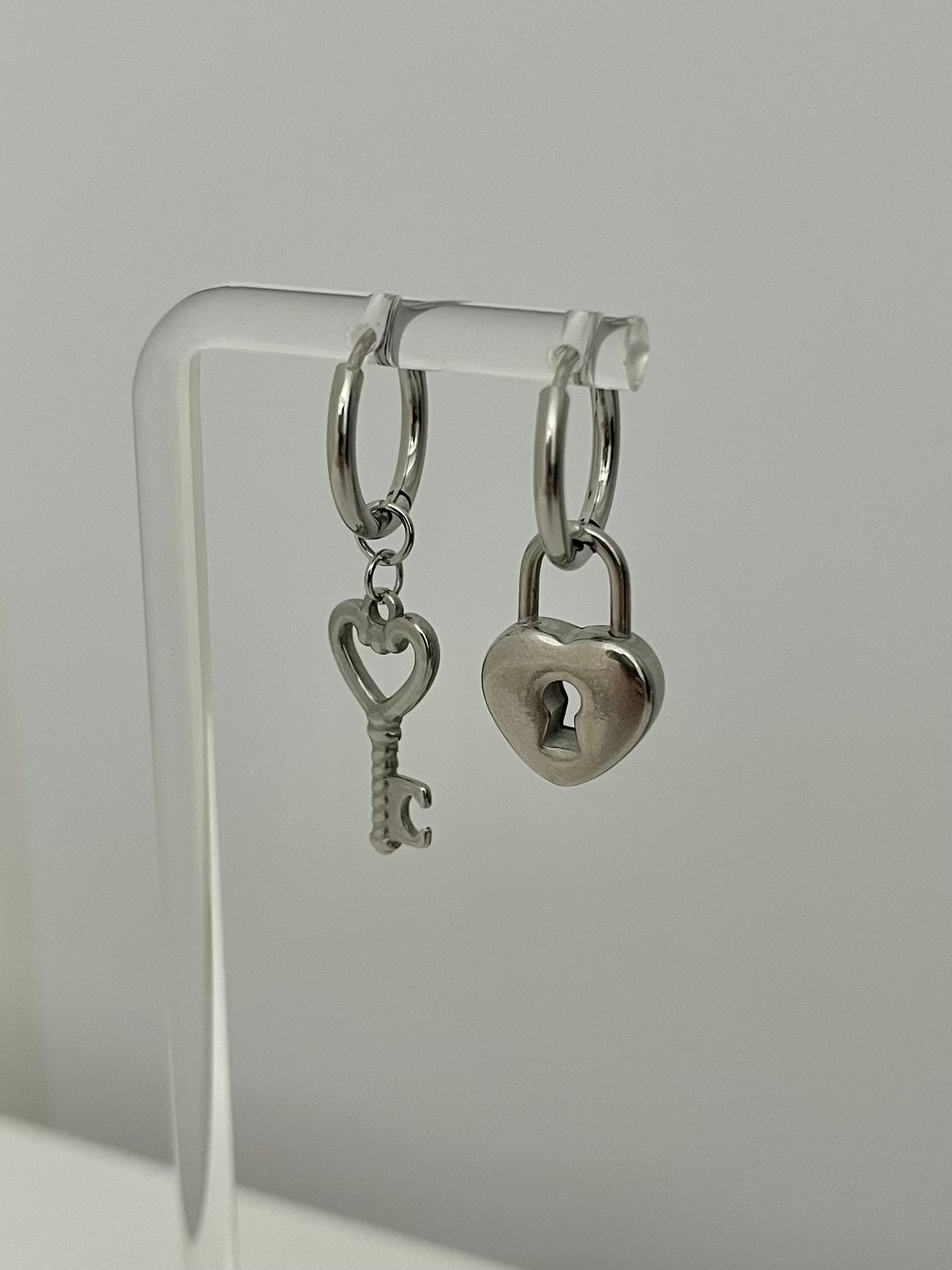 LOCK AND KEY HOOPS