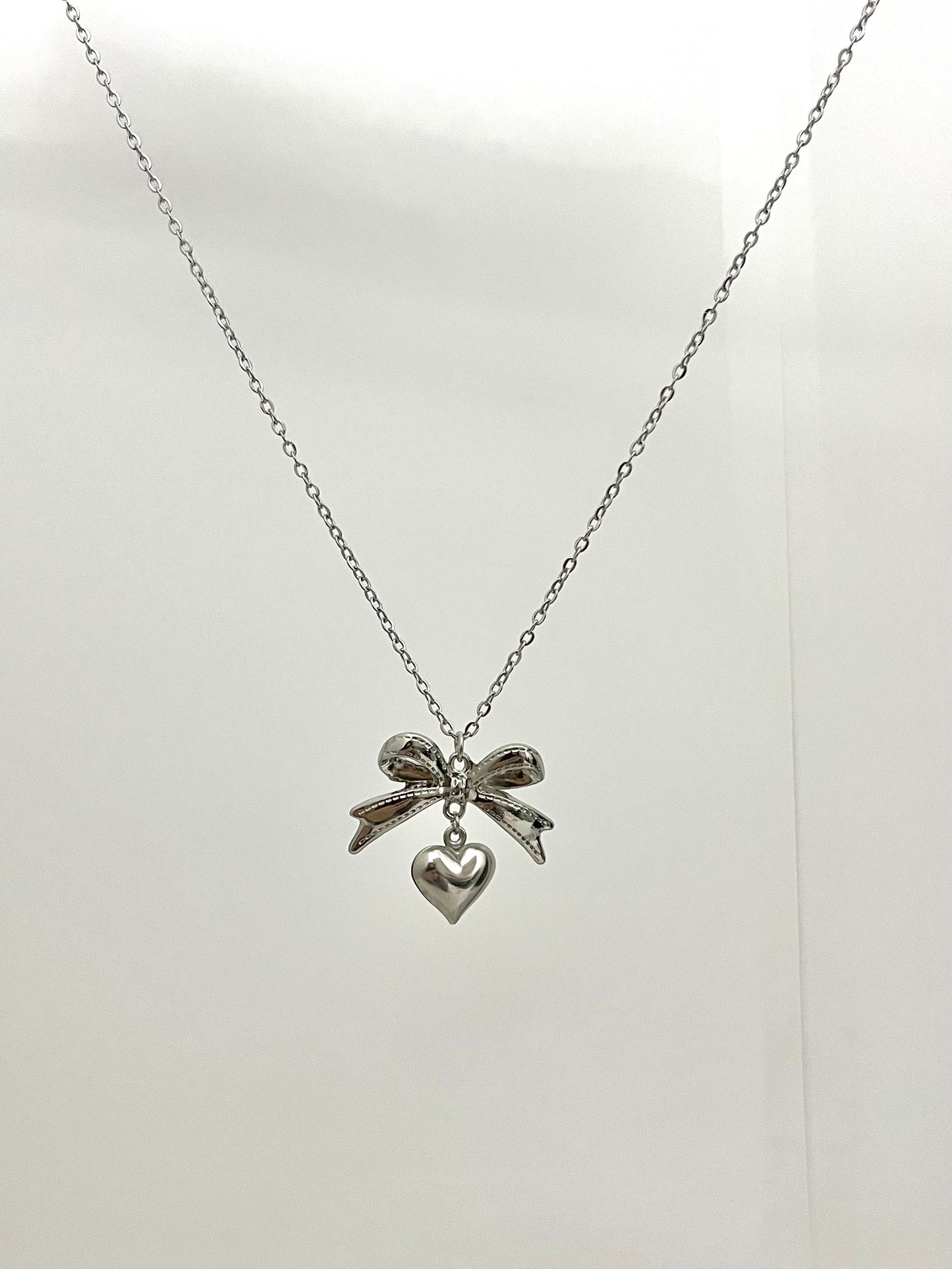 SILVER COQUETTE NECKLACE