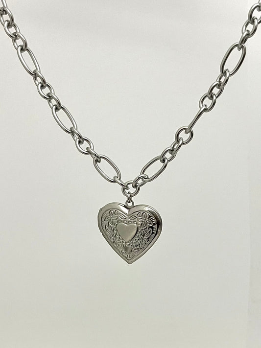 HEART LOCKET NECKLACE