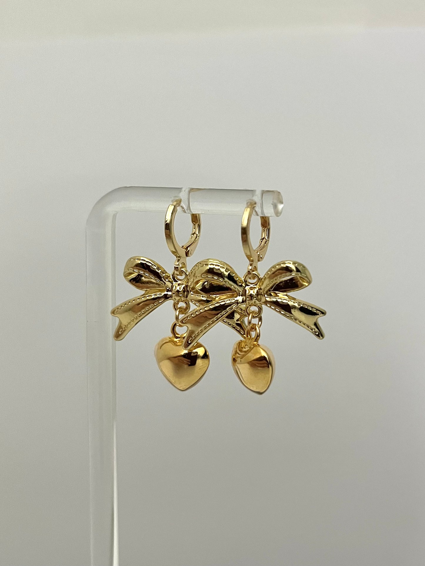 GOLD COQUETTE EARRING