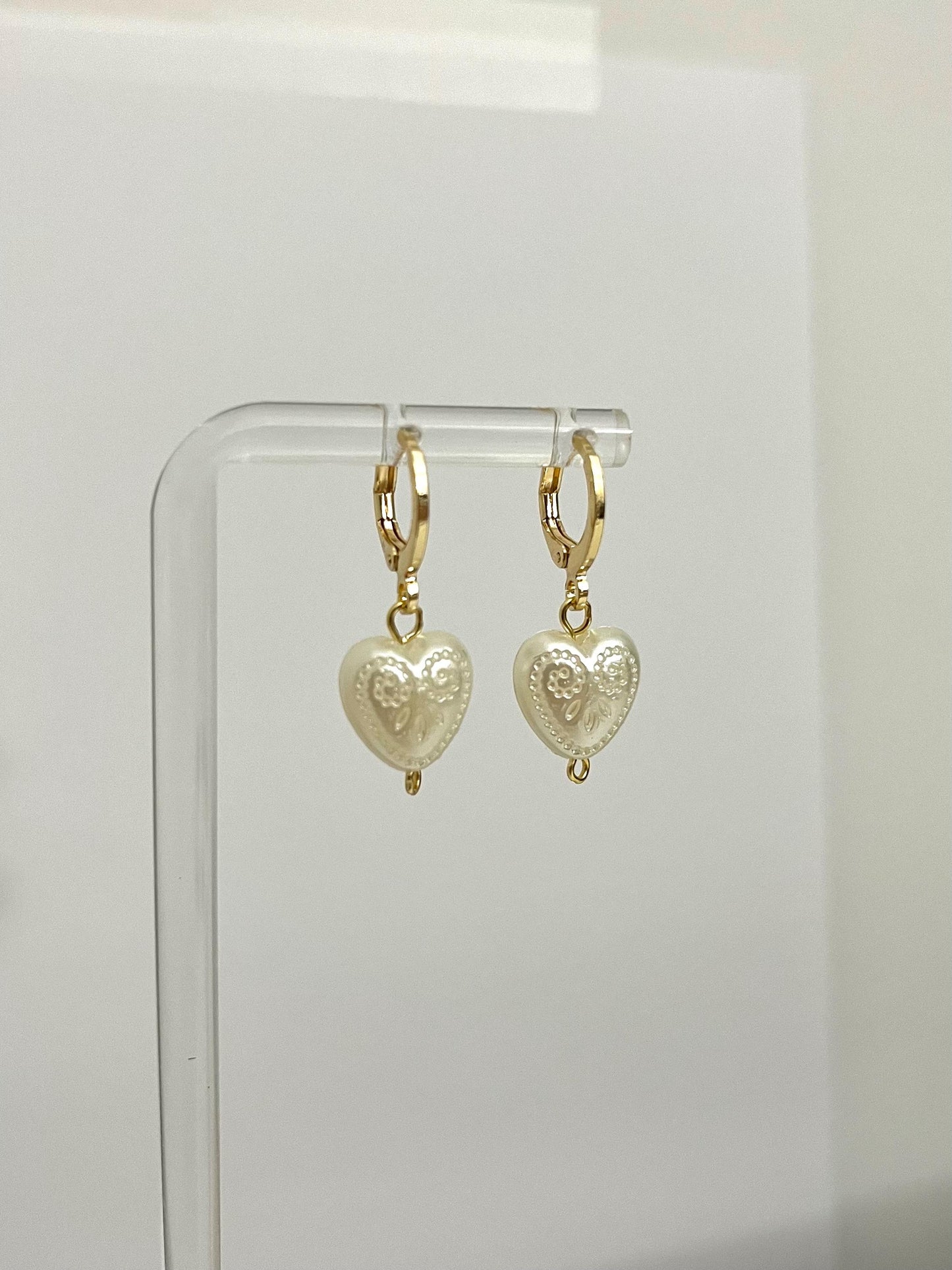 PEARL HEART EARRING