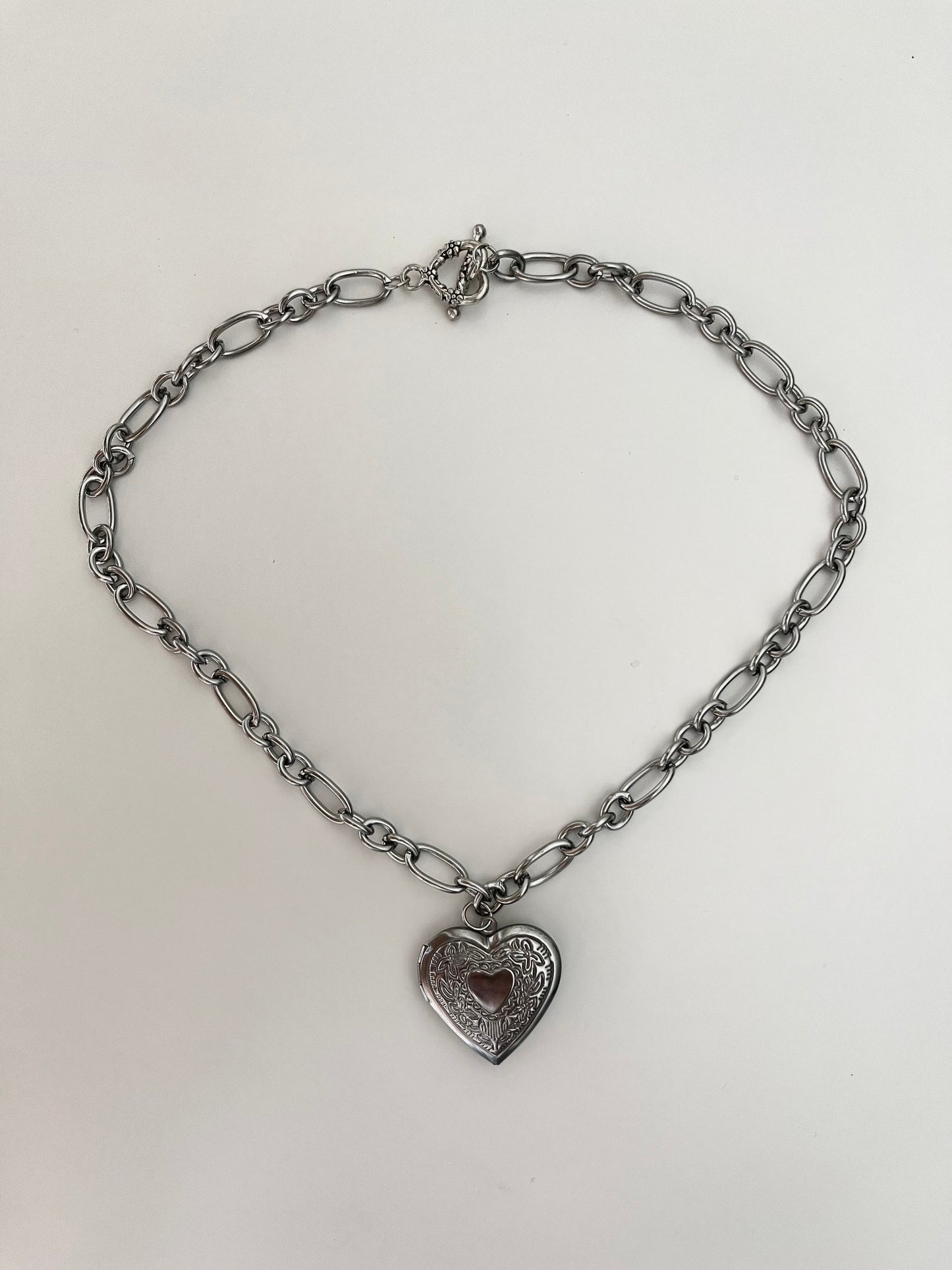 HEART LOCKET NECKLACE