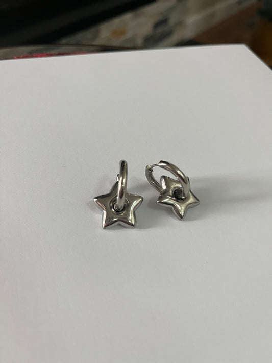 CHUNKY STAR HOOPS