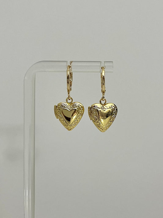 VINTAGE STYLE GOLD LOCKET EARRING