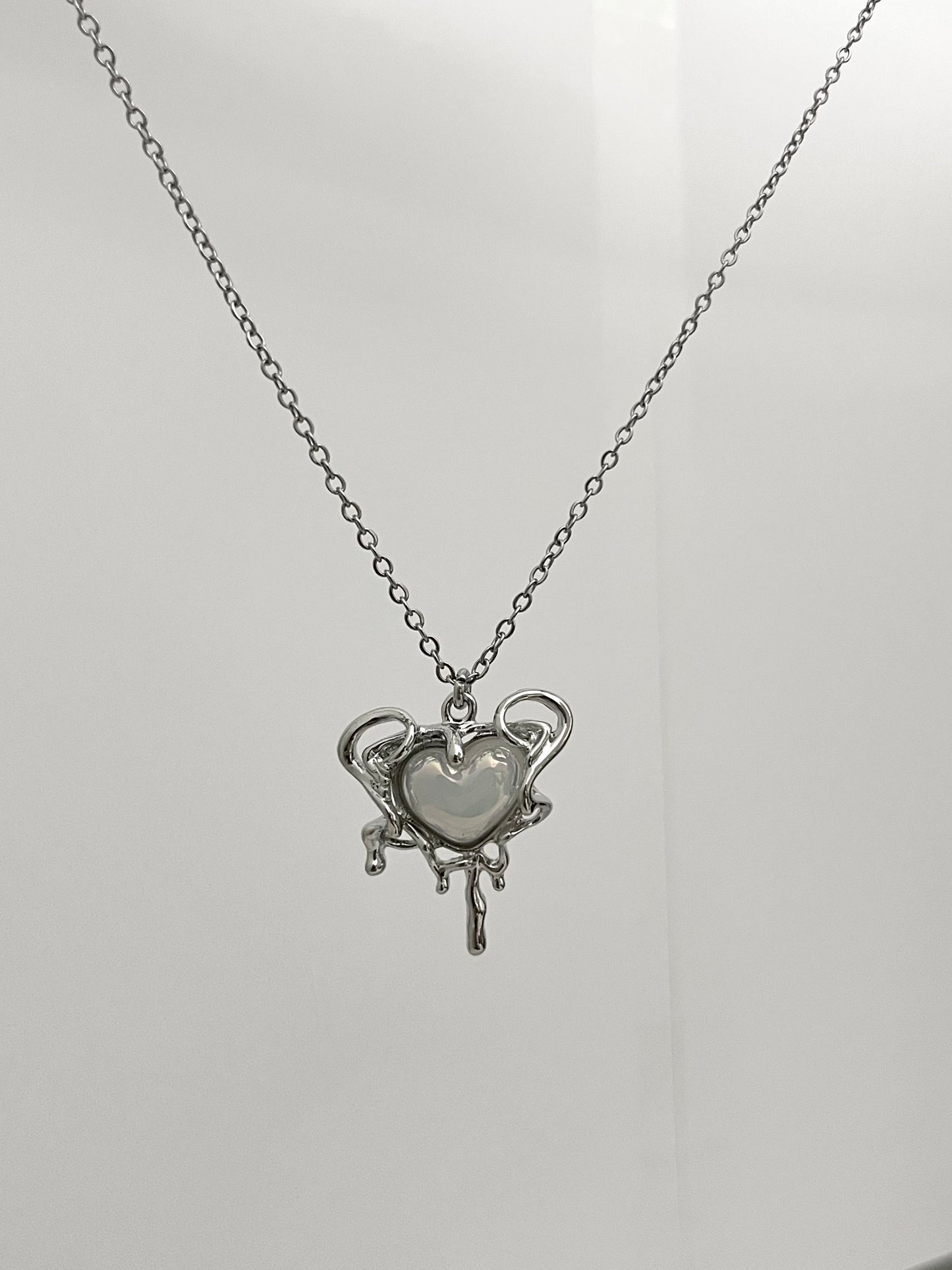 MELTED HEART NECKLACE