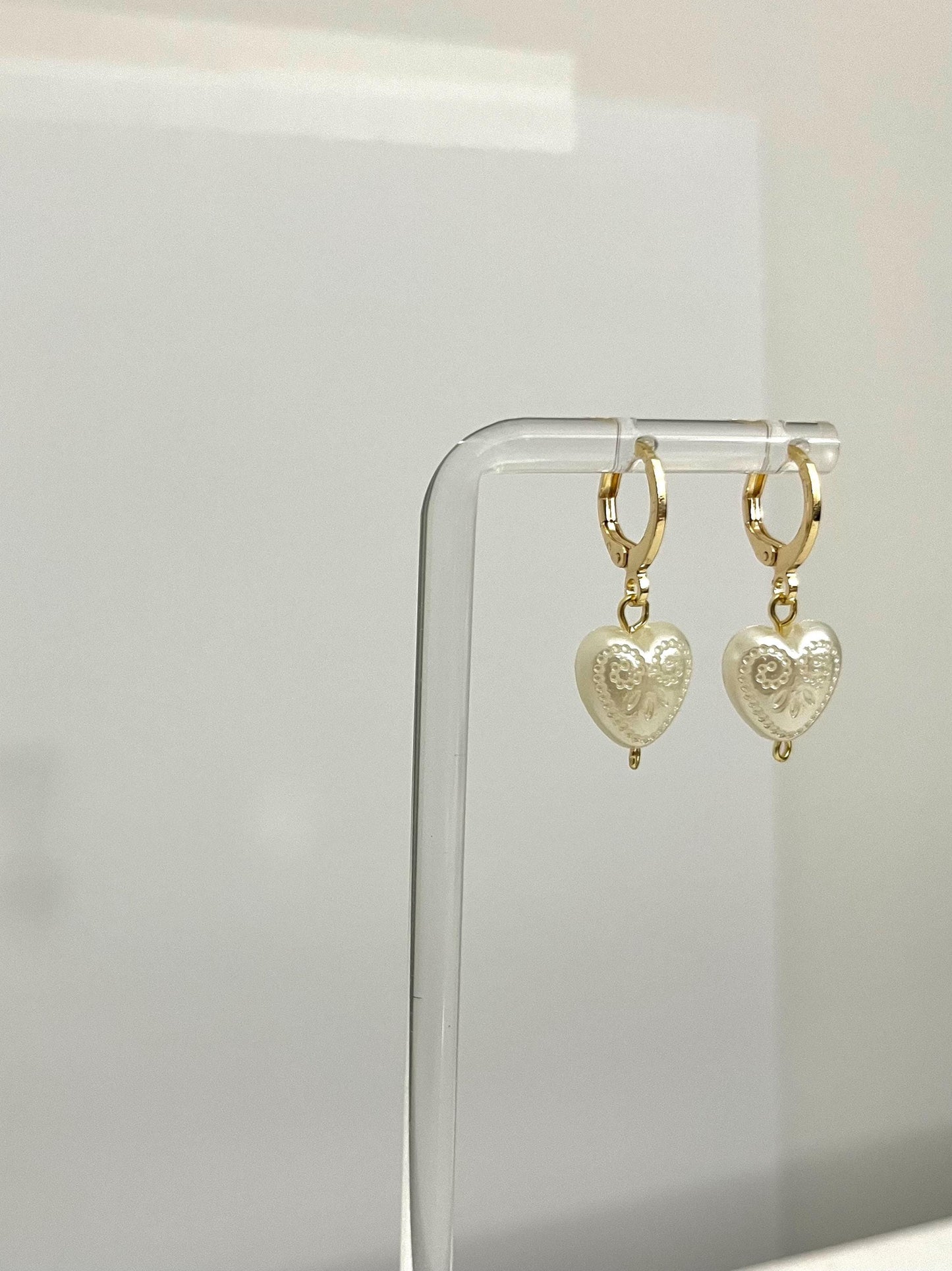 PEARL HEART EARRING